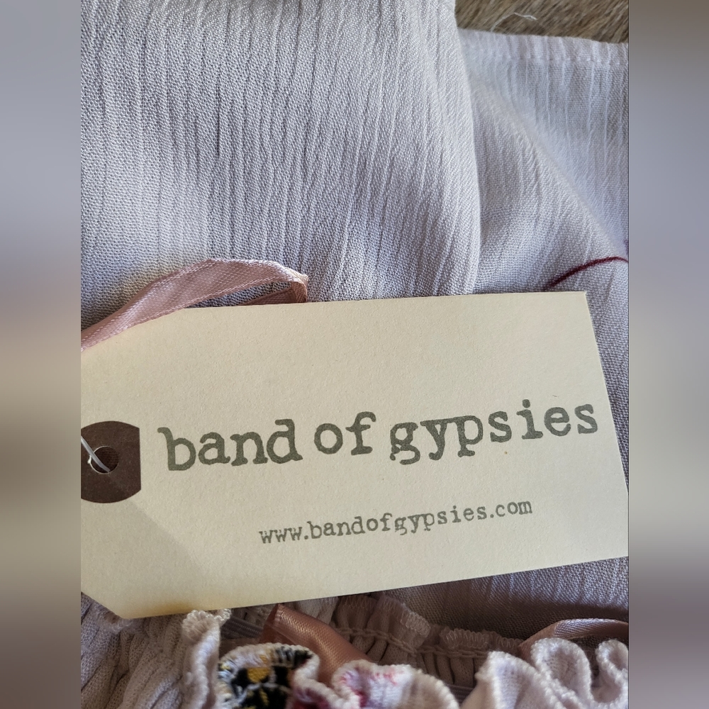 NWT Band of Gypsies Bandeau Pale Pink/Lavender Floral Romper size XS - Picture 8 of 10
